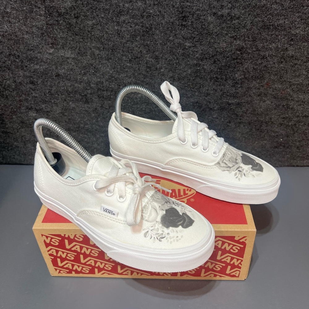 Vans Women's “Black & White Roses” Authentic Shoe Size 6.5 - Picture 8 of 14